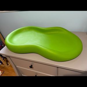 Keekaroo Peanut Changer